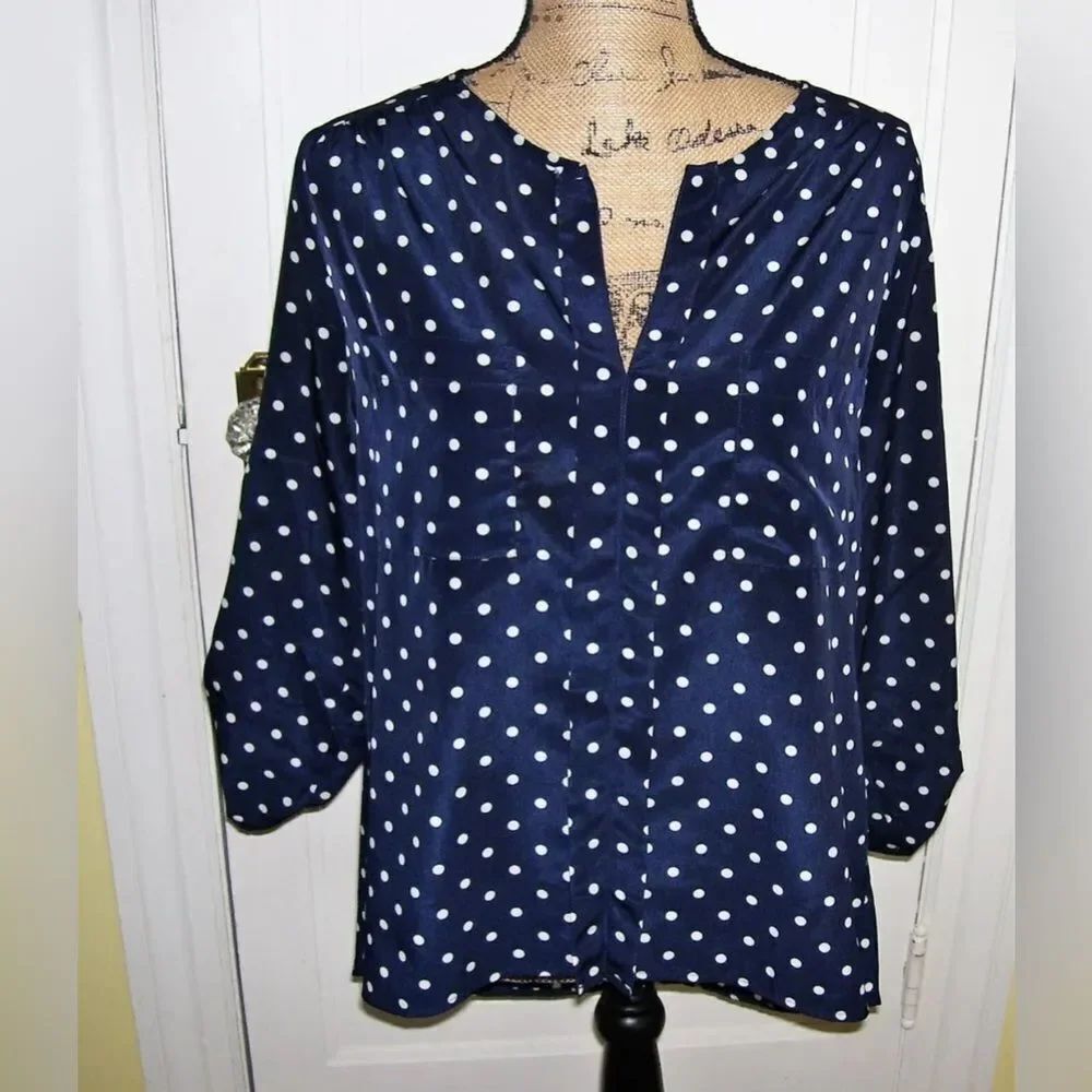 NWOT FOREVER 21 SZ MED. HI-LO TRENDY NAVY W/WHITE POLKA DOTS 100% POLYESTER